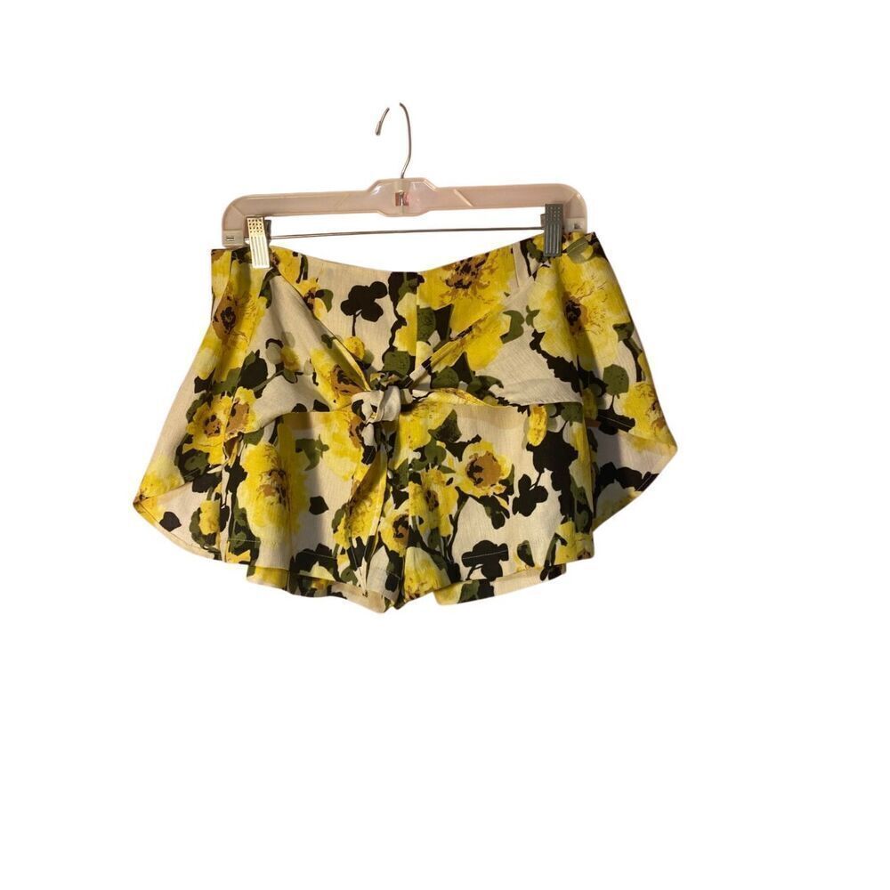 Joa women’s floral, yellow, sunflower, front tie shorts med